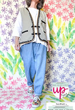UPcycled gilet militare nappine indossato fronte.jpg