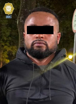 Detienen a hombre tras robo a tienda en Benito Juárez; recuperan celulares