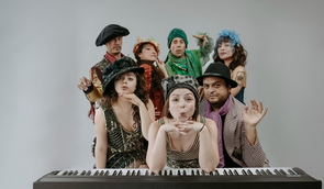 “Mayo”: un viaje de exilio, imaginación y pasión por la lectura, llega al Foro La Gruta