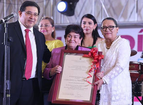 Reconoce Rosa Icela Rodríguez labor de maestros en Xochimilco; se compromete a crecer seguridad