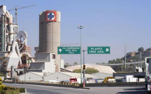 Billy Álvarez hostiga a socios para cancelar Asamblea en Cruz Azul