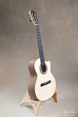 Oméga Joël Gombert - vue de côté | Guitare par Stéfan Barrillon luthier à Aix-en-Provence [photo ©Artis Reflex]