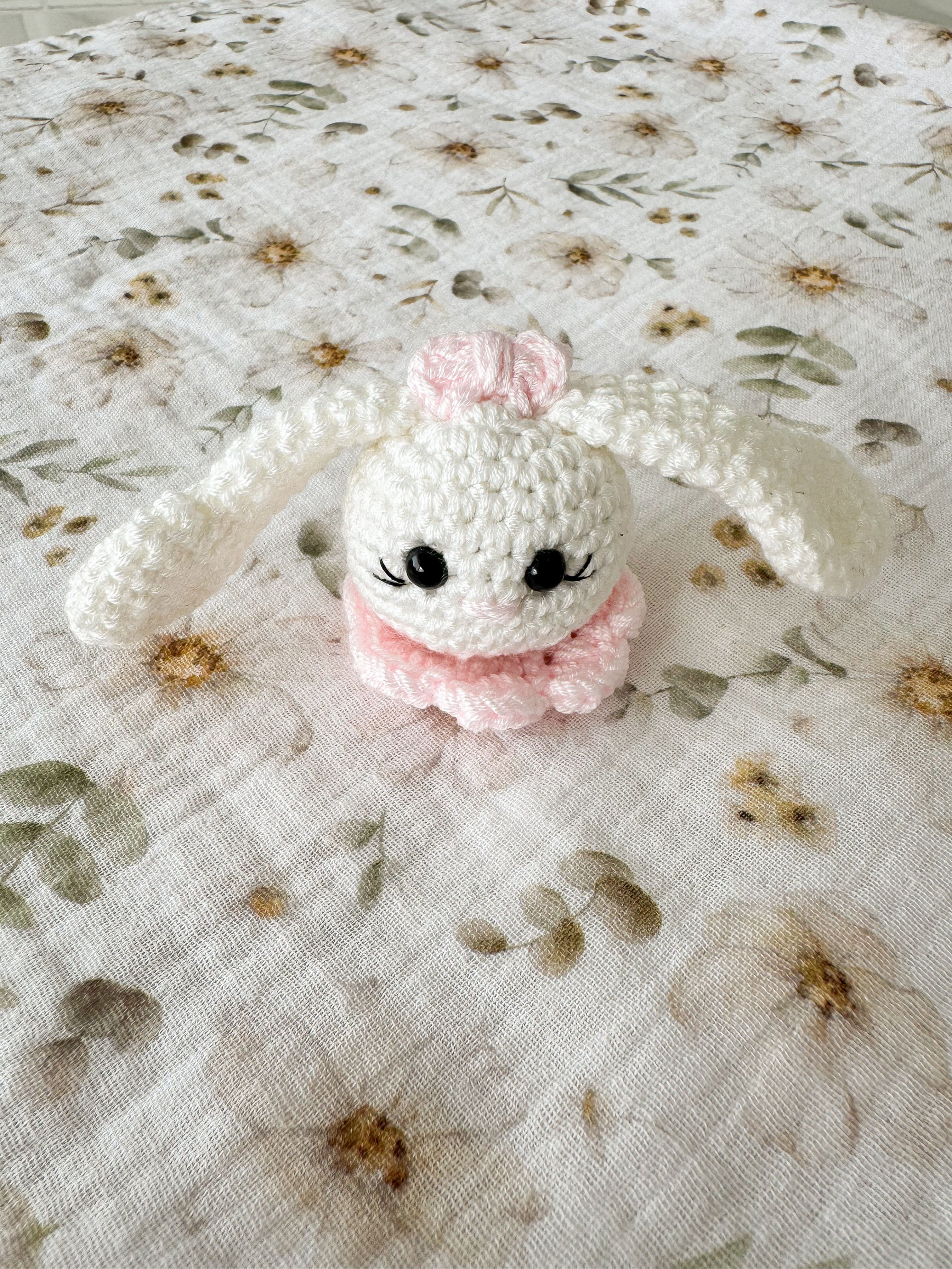 Amigurumi Hase weiss-hellrosa