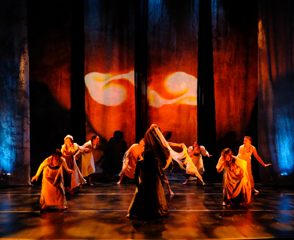 As Eosa, a new media studio, we managed the visuals for "The Crucible" using our real-time visual production program, showcasing our expertise in enhancing theater experiences with high-quality, innovative visuals.