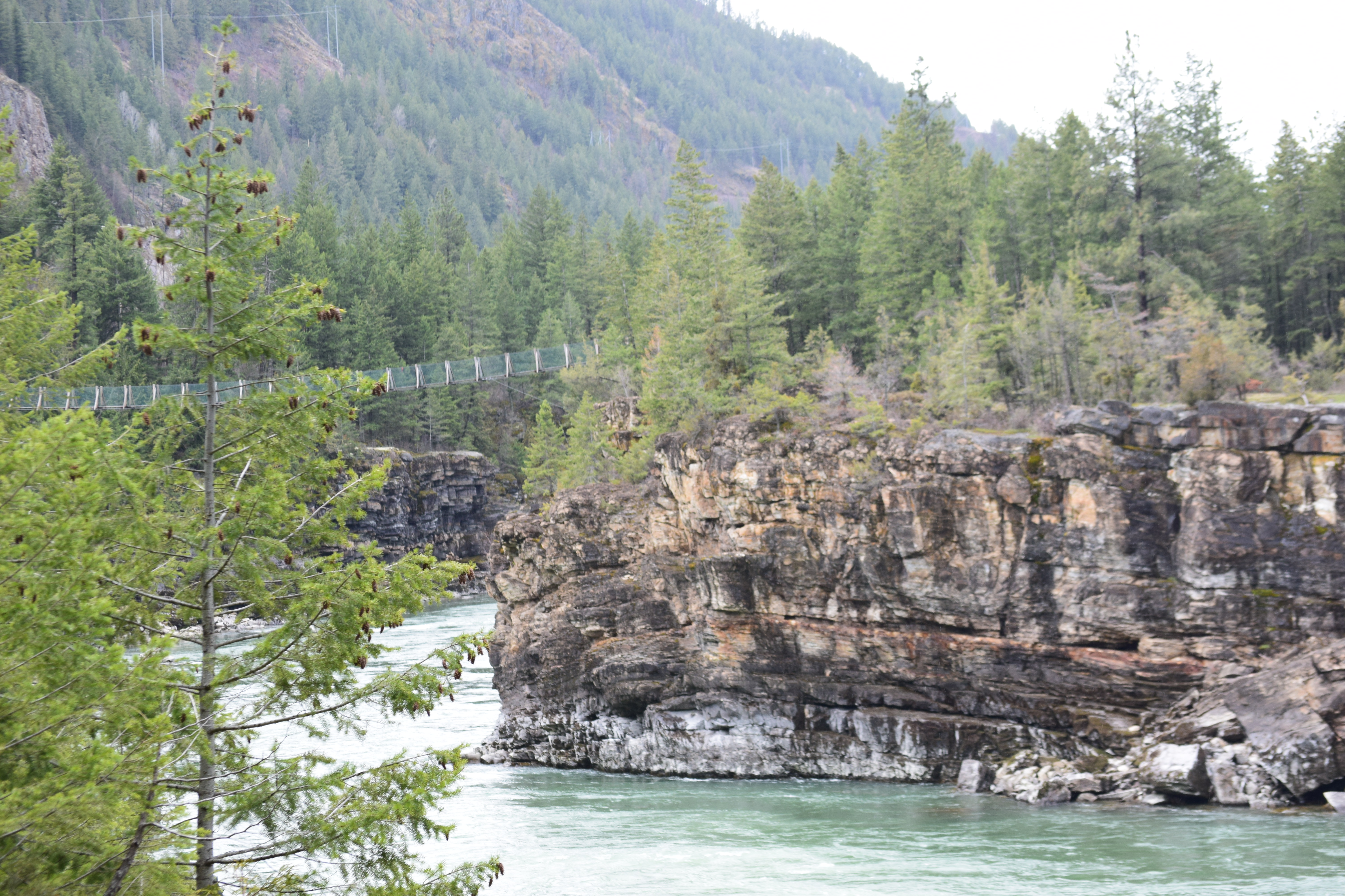 View of the bridge from the sides