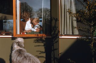 Vista de la señora Rüthwen-Jürgensen con su hijo.jpg