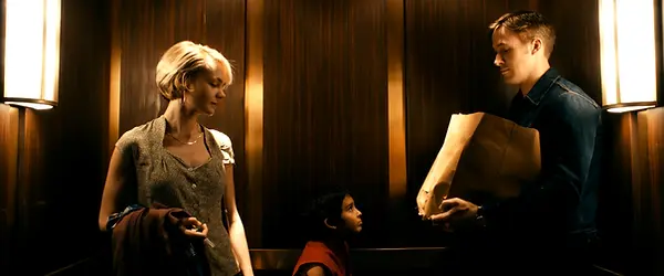 신랑 신부의 사랑이 영원하고 행복하길 기원하며, 진심을 담아 분위기를 파악하고 담아내는 웨딩영상 본식 브랜드 어스름 추천 