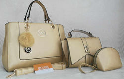 Michael Kors Detroit 3in1_semprem_bahan taiga_gold