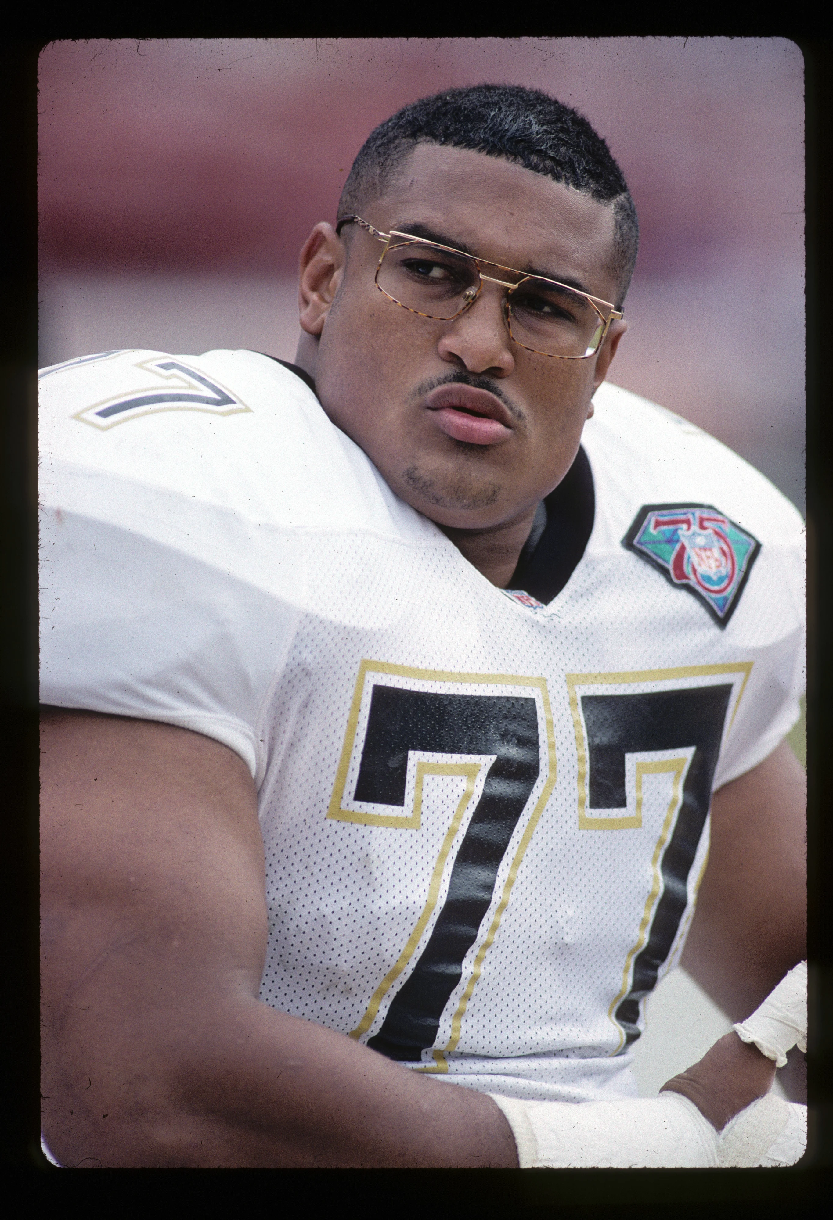 WILLIE GLASSES.webp