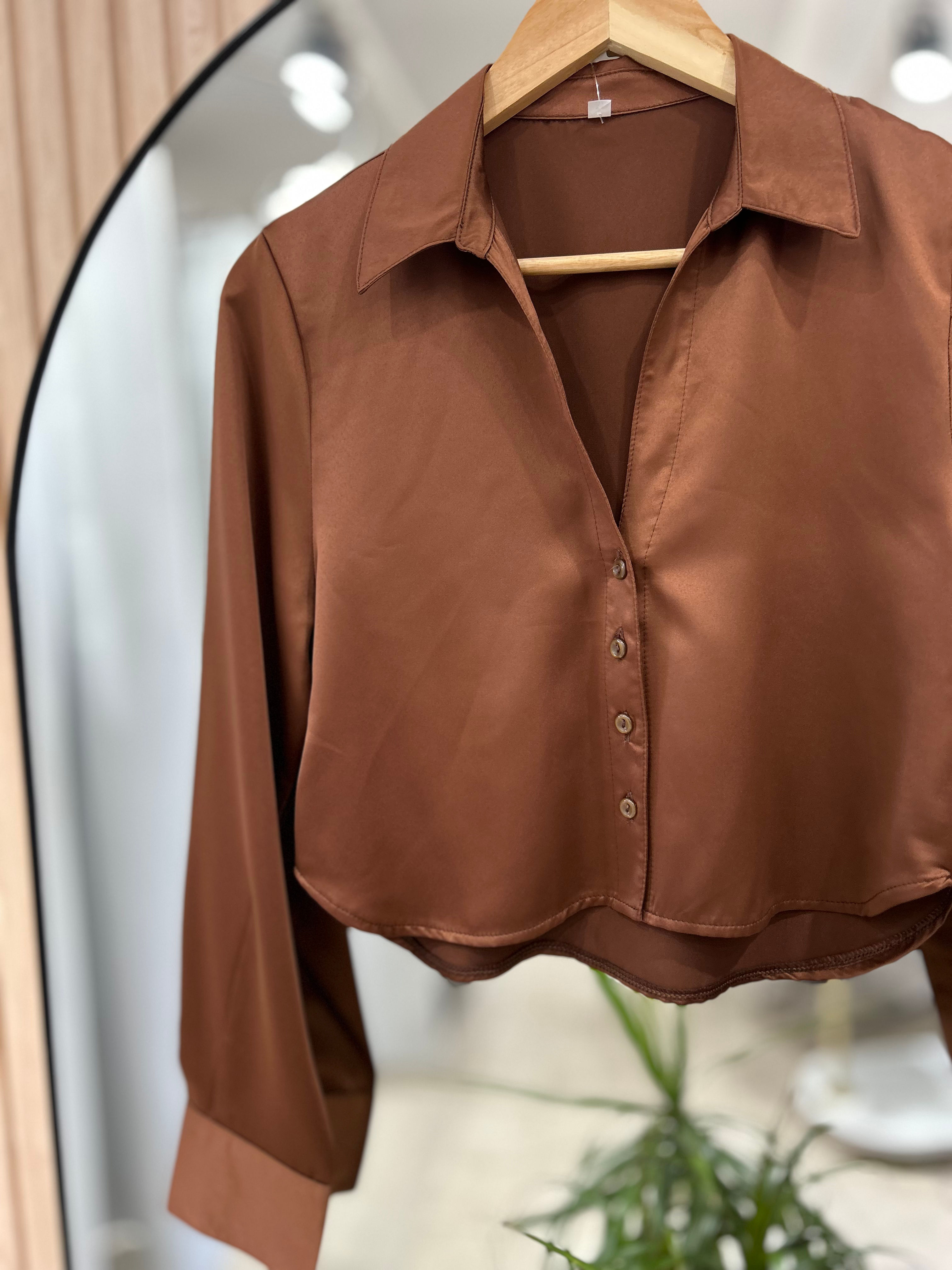 Camisa Cropped satén $41.400 transferencia 