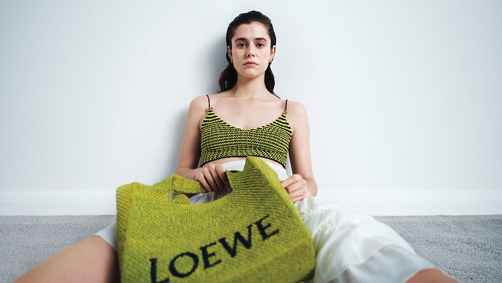 LOEWE_FW24_PAULAS_IBIZA_ALISON_OLIVER_RGB_CROPPED_2880x1620_23K-scaled.jpg