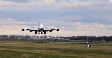 An Aviation Expert Explains the "Scary Sounds" That Planes Make During Take-off to Help Calm People Afraid of Flying