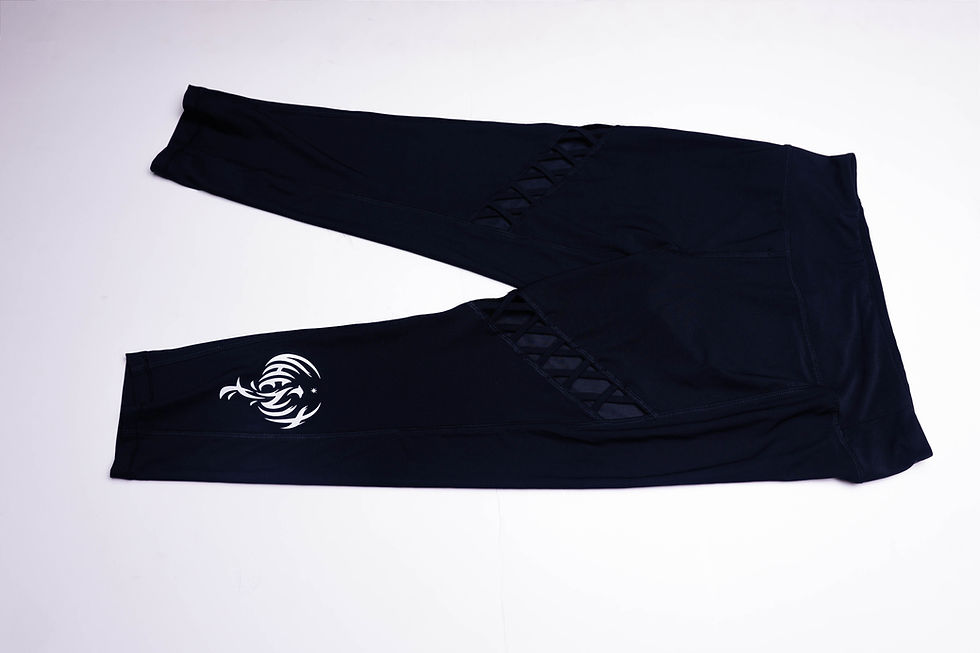 The Vhenix vinyl original legging design base on anime (IG Cosplayer thevhenix)