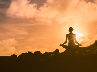 Navigating the Festive Season: Mindful Practices for a Peaceful Holiday