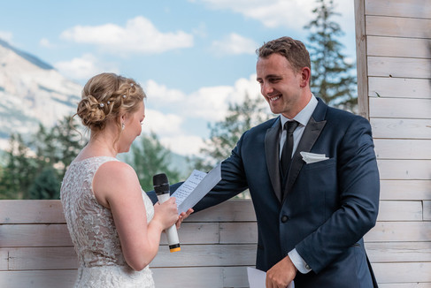 bride reads personal vows