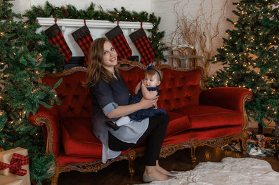 Christmas photos of mom and baby
