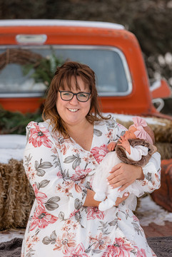 winter newborn photo ideas in Calgary