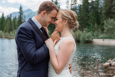 Outdoor wedding photos in Canmore