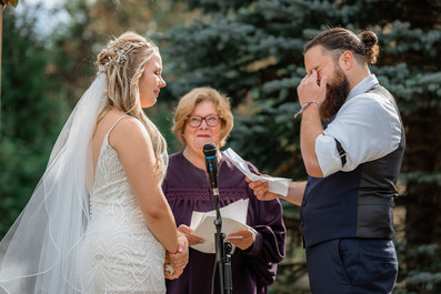 groom reading his vows