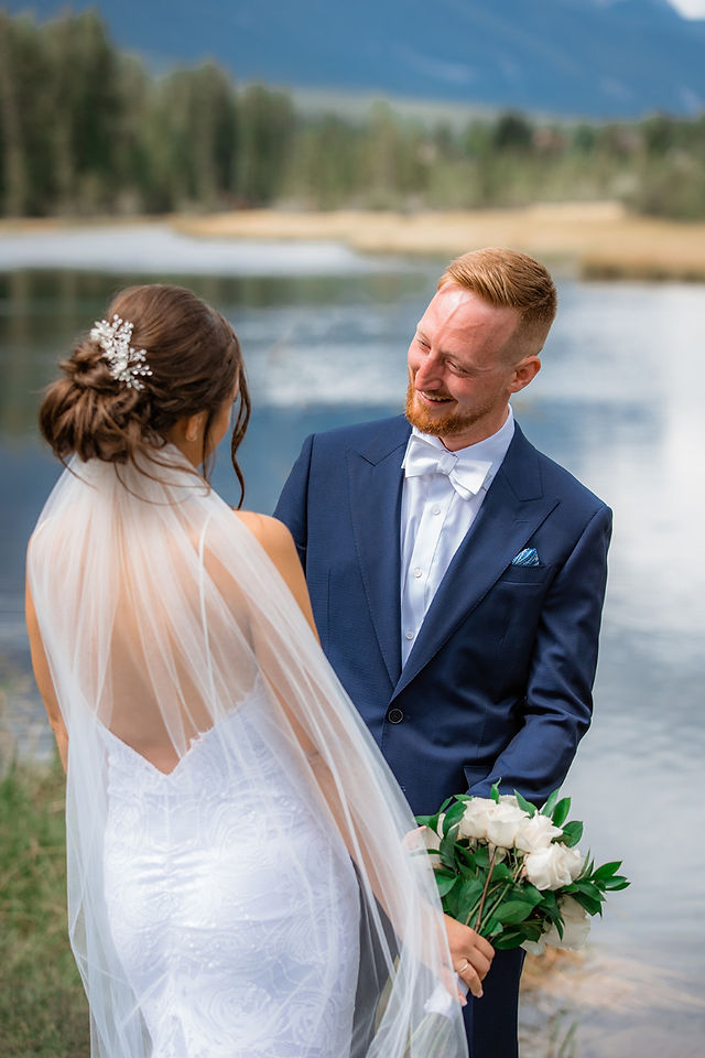 first look wedding photos in Rocky Mountains 