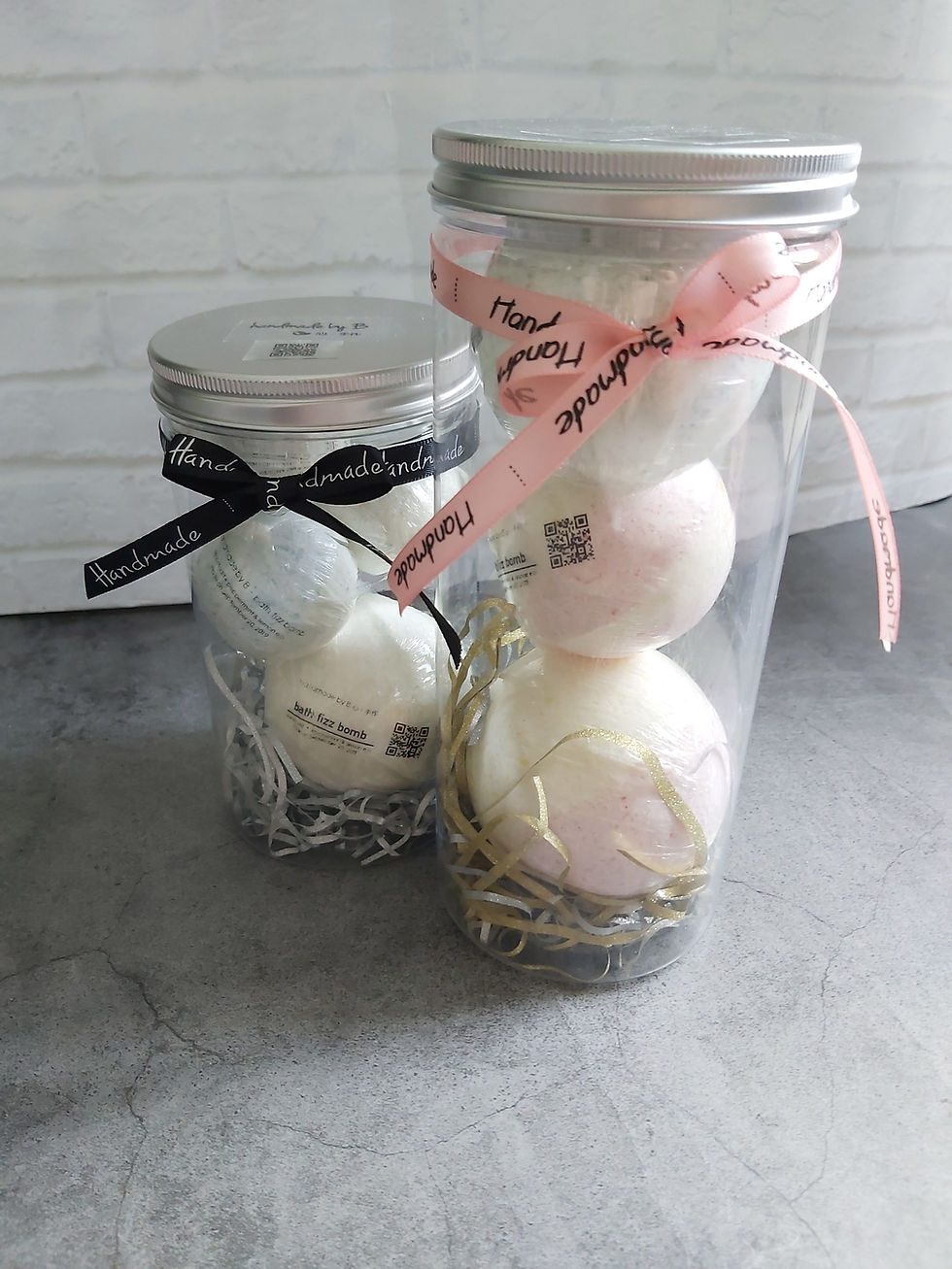 Thumbnail: Handmade Bath Fizz Bomb