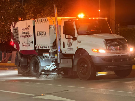 Refuerza Gobierno de la ciudad limpieza urbana con barredoras mecánicas para prevenir inundaciones