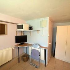 6. Table Armoire.jpg