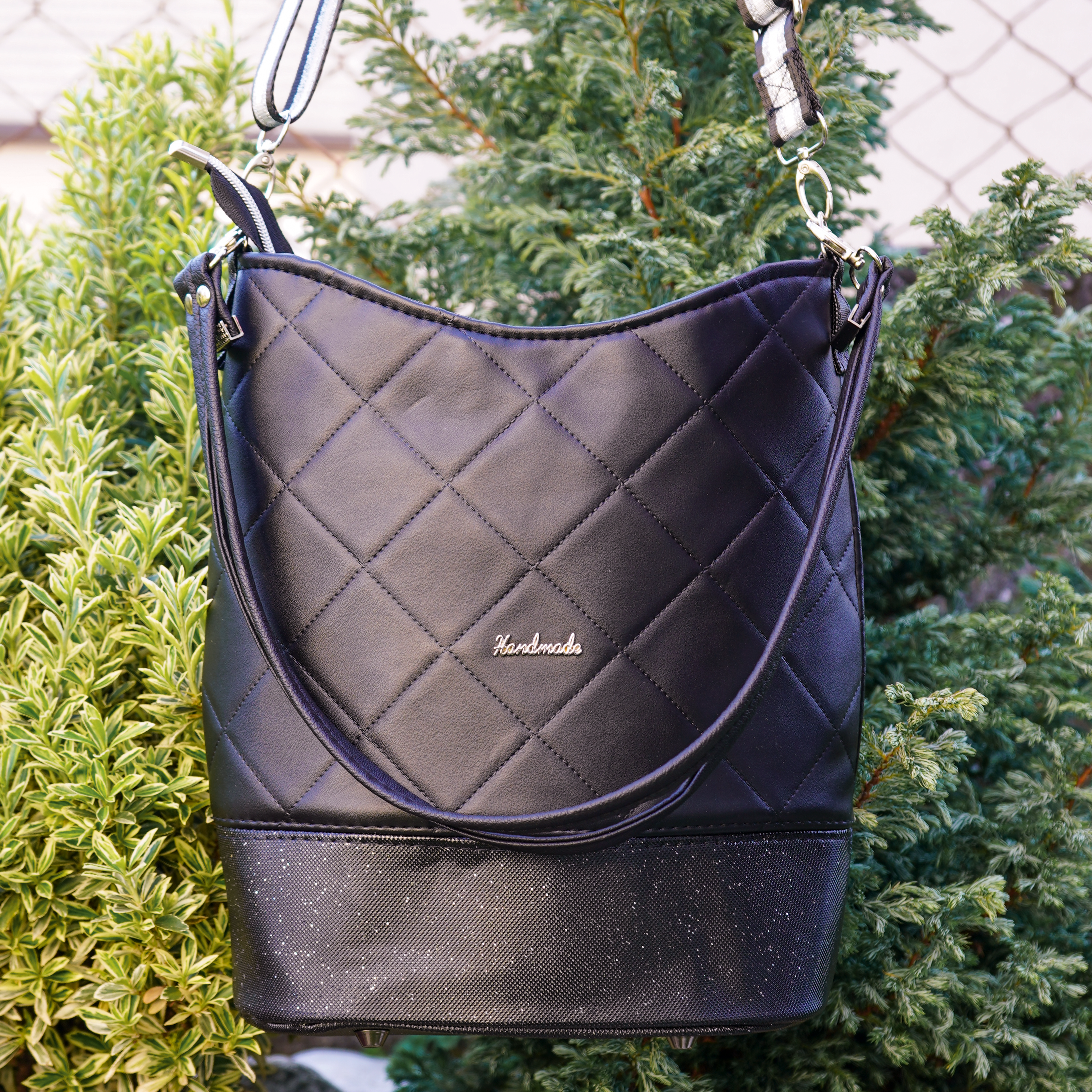 Bucket bag