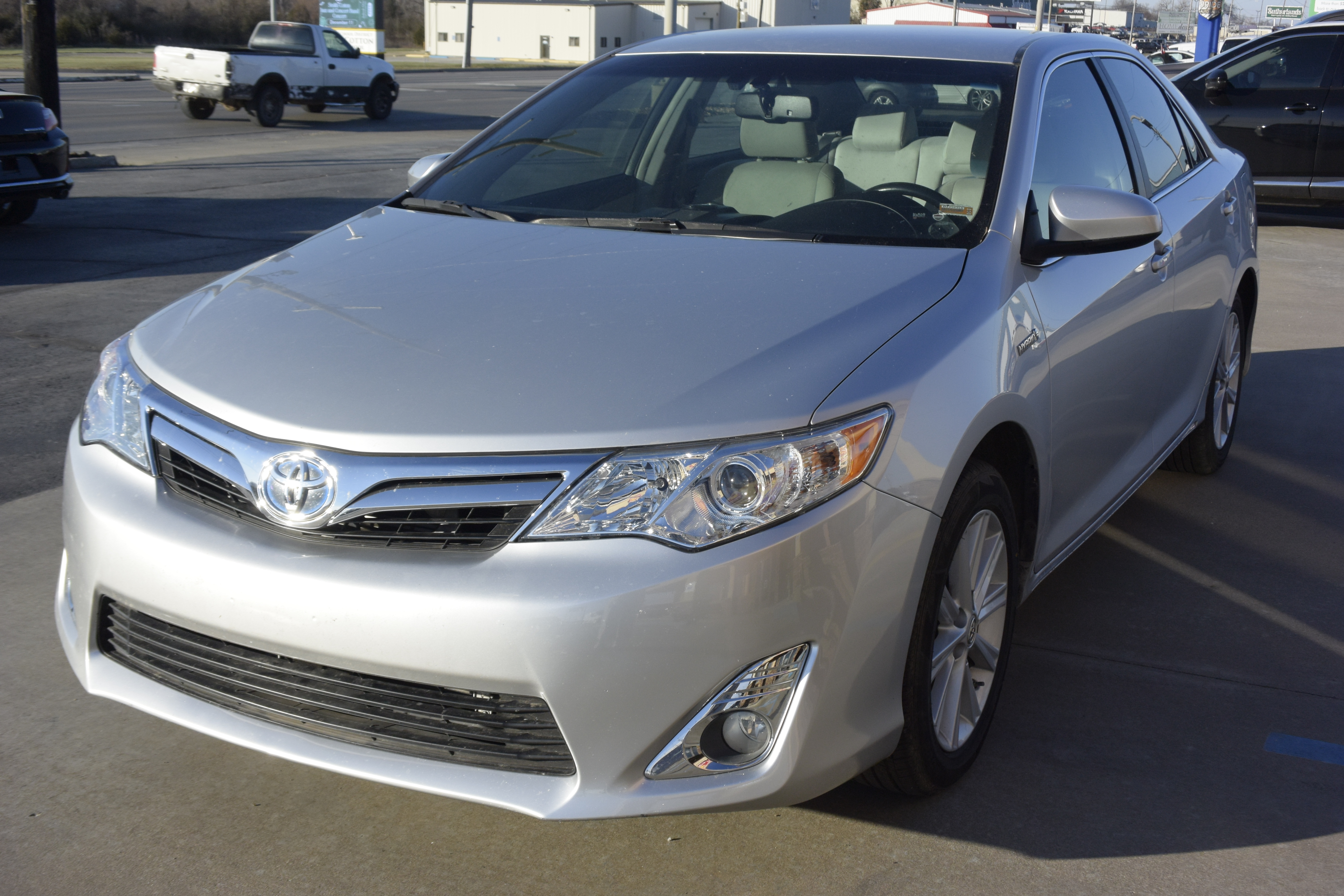 2013 Toyota Camry LE Hybrid