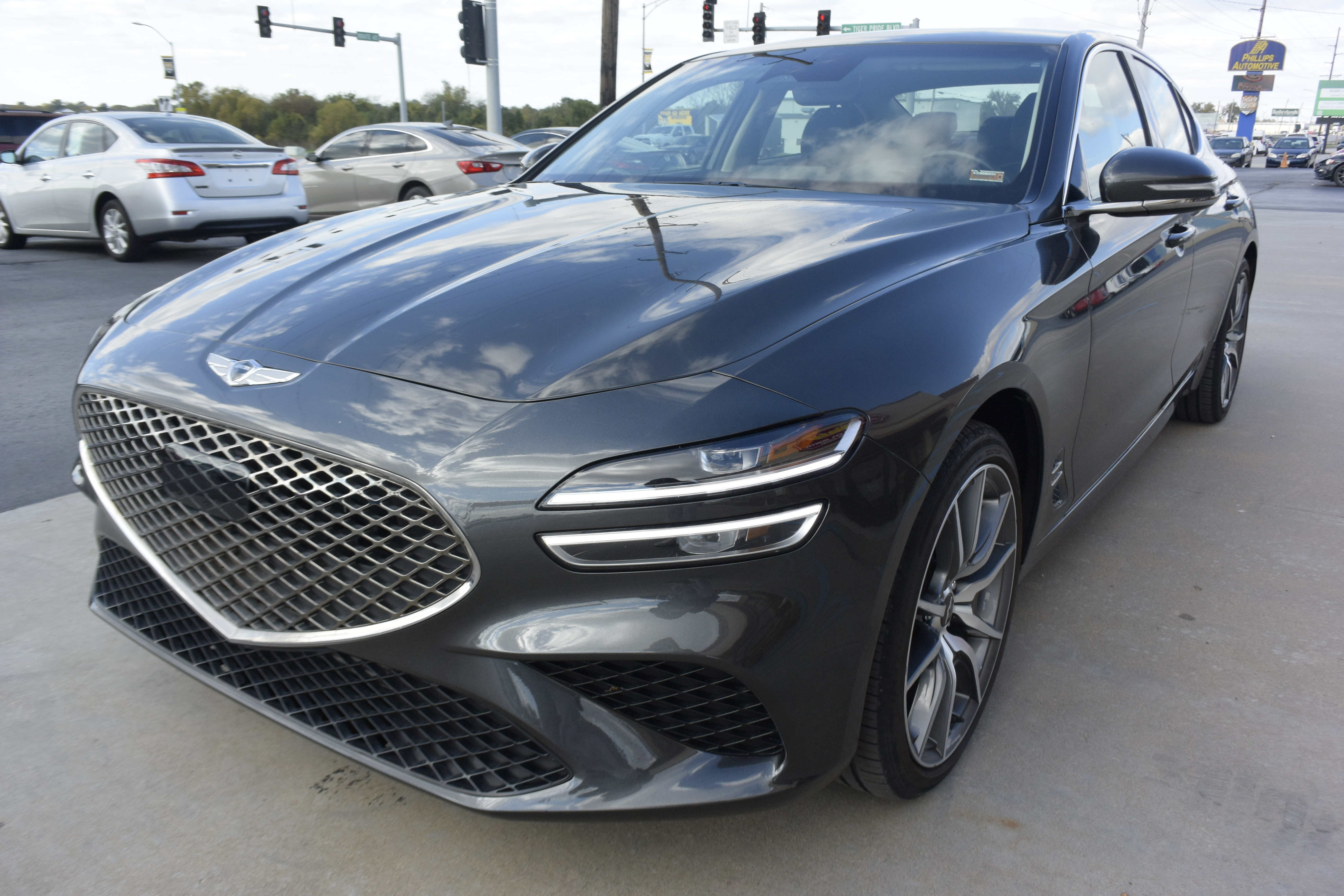 2023 GENESIS G70 Standard's photo