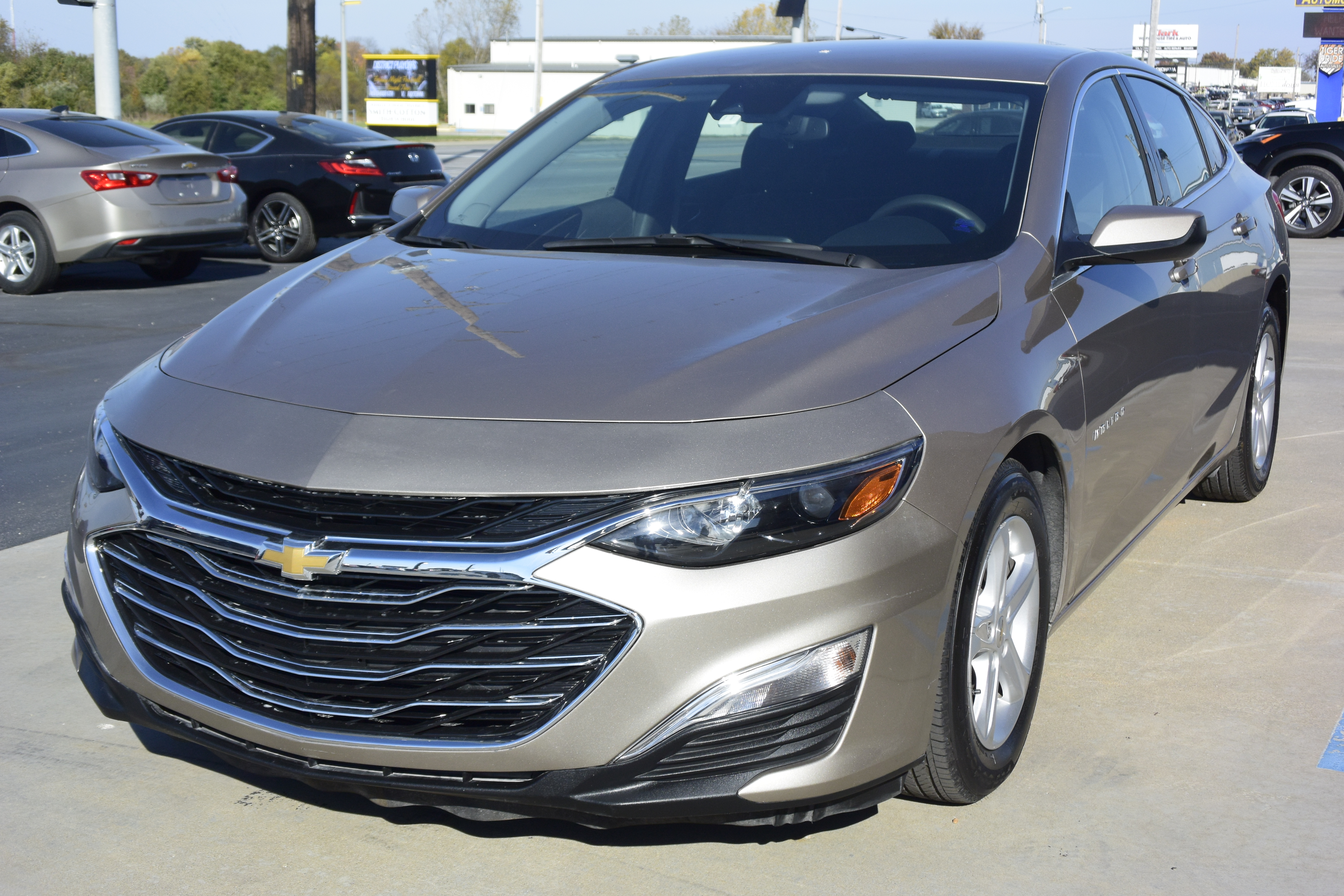 2025 Chevrolet Malibu 1LS's photo