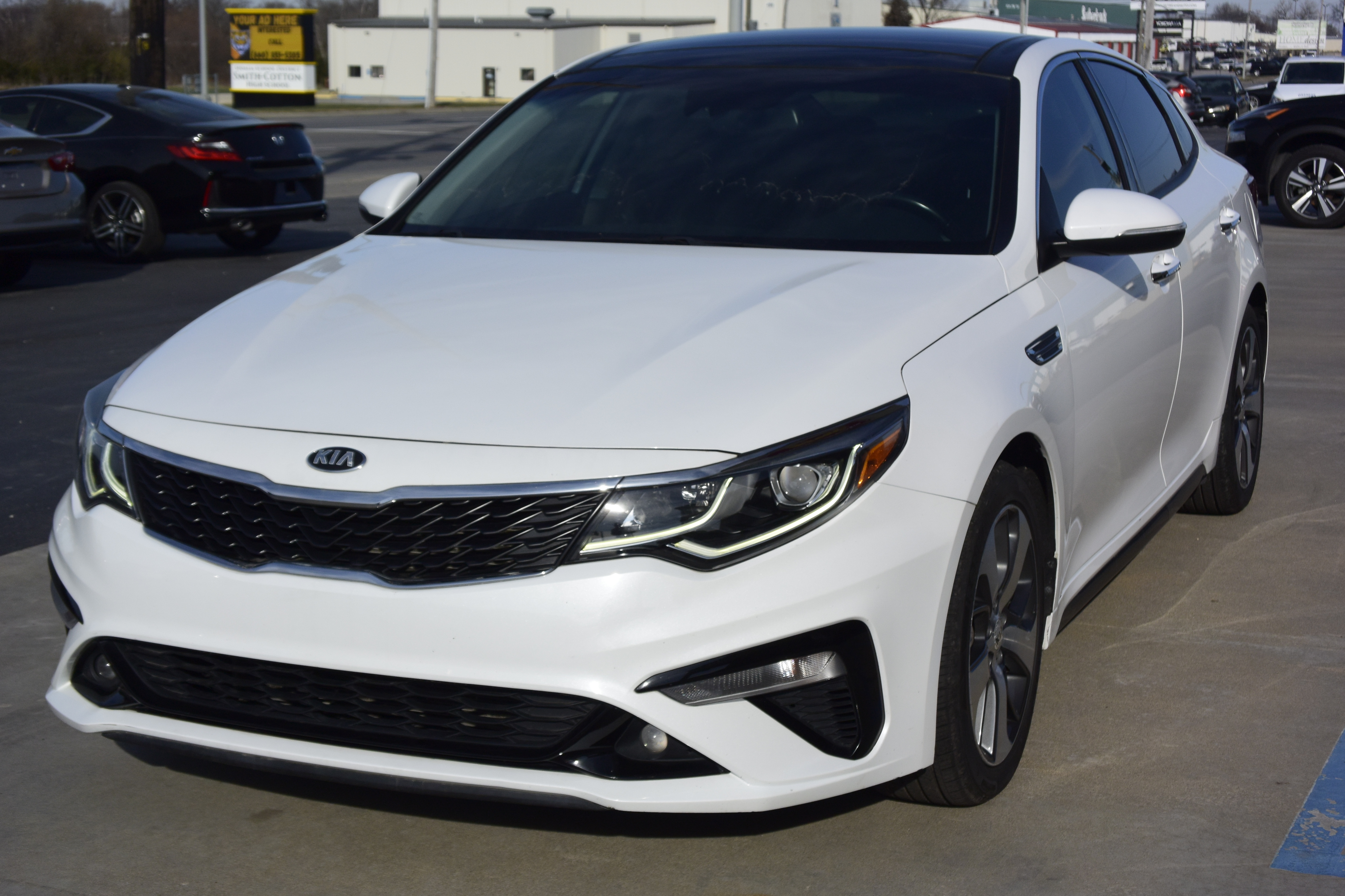 2019 Kia Optima S's photo