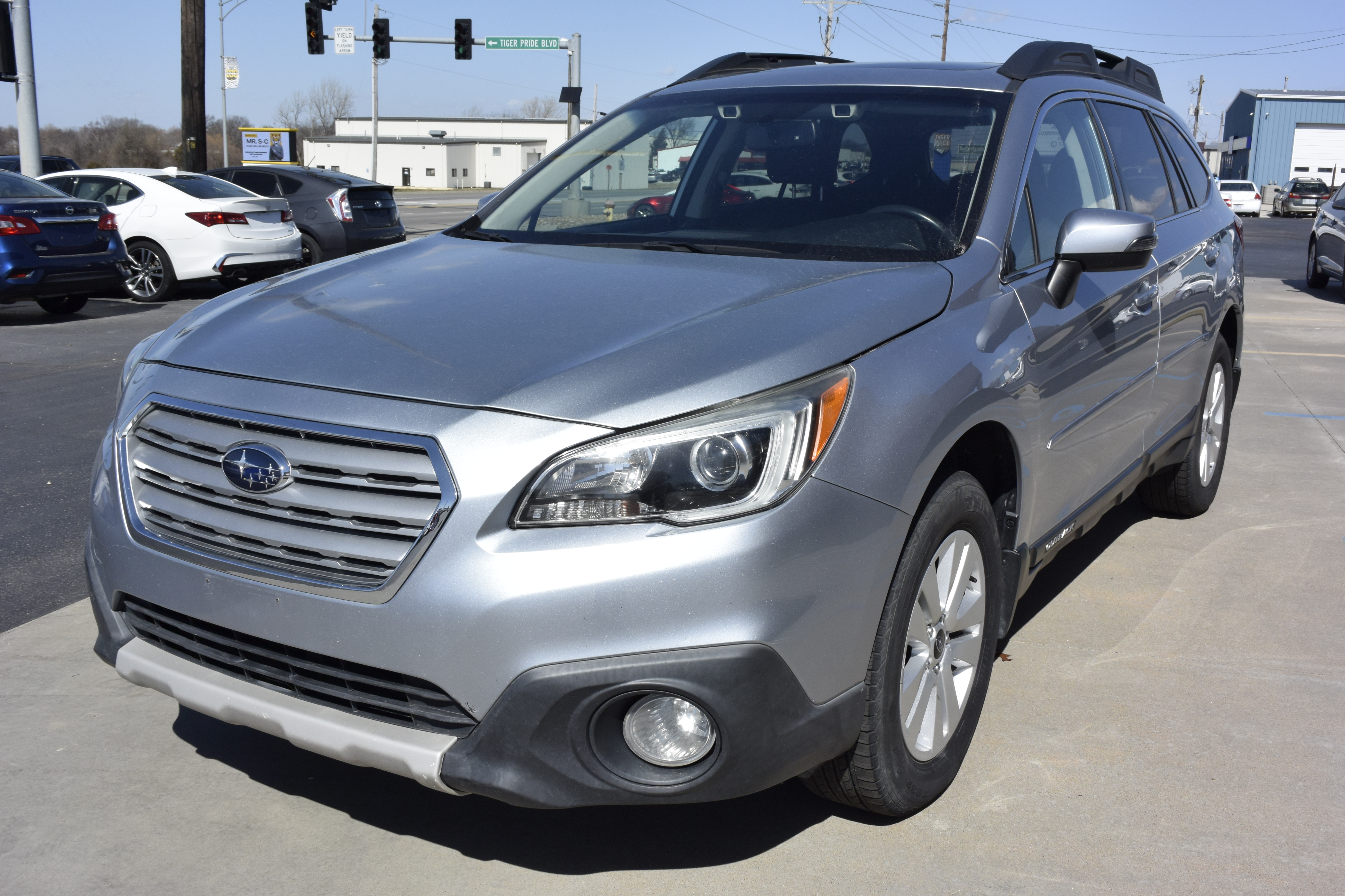 2016 Subaru Outback Premium's photo
