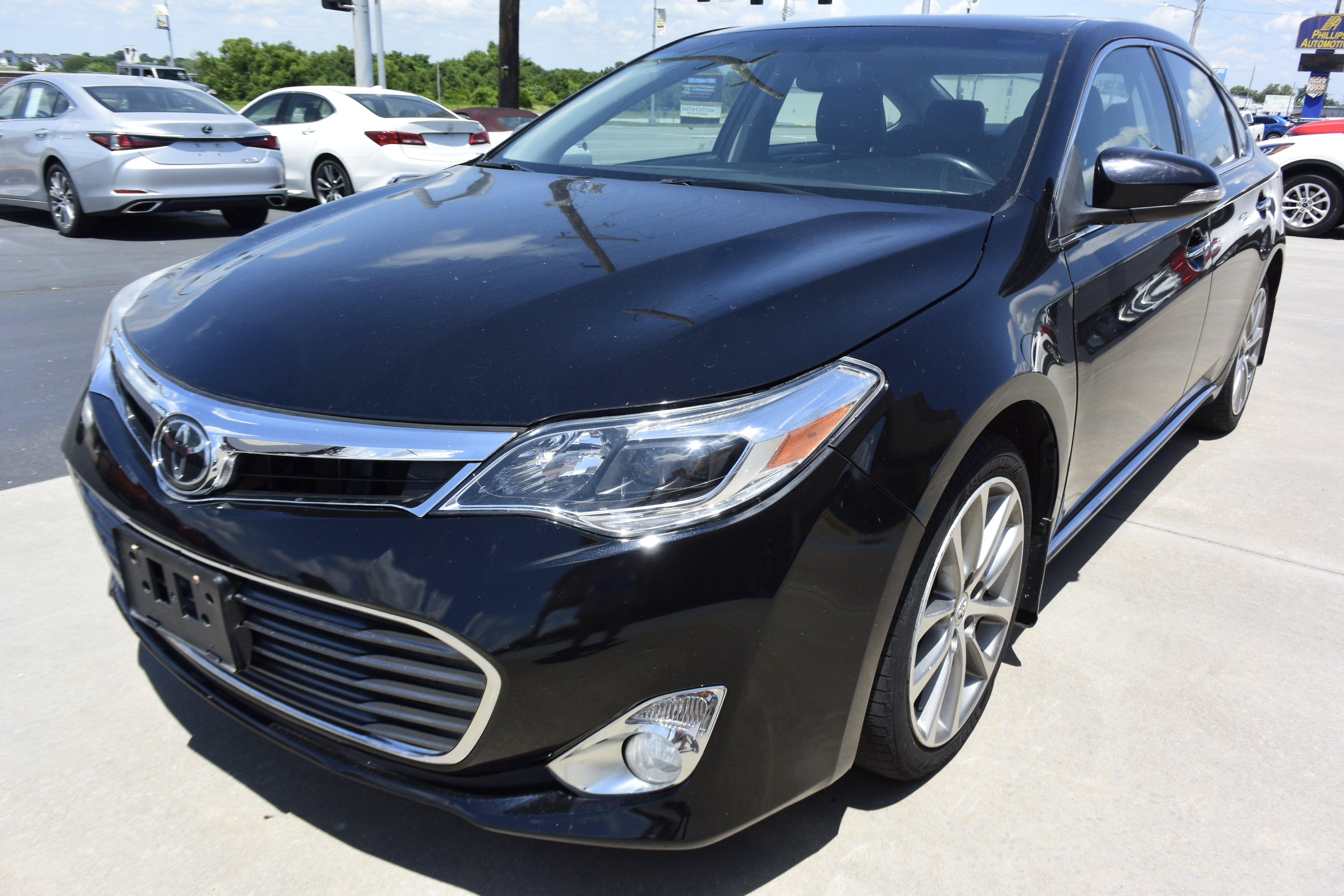 2015 Toyota Avalon XLE Touring's photo