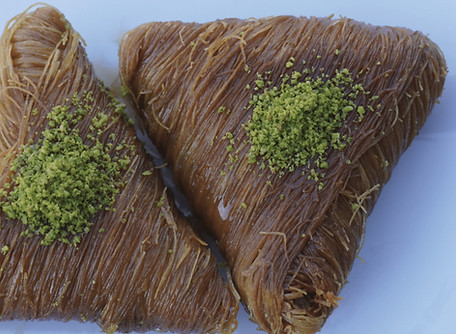 KATAIFI PISTACHIO MUSKA SHAPE_edited.jpg