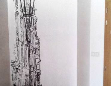 Také interiéroví designéři nás poptávají s výrobou i lepením tapet podle svých vlastních grafických podkladů. Praha