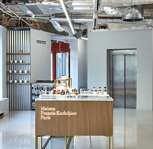 Epoxidboden – Ladeneinrichtung – Ausstellungsraum