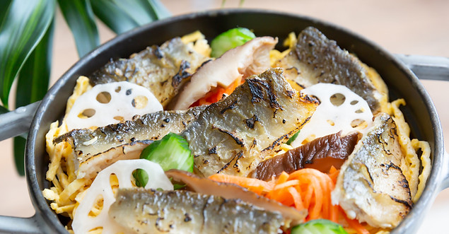 炙り鮎寿司〆のちらし寿司