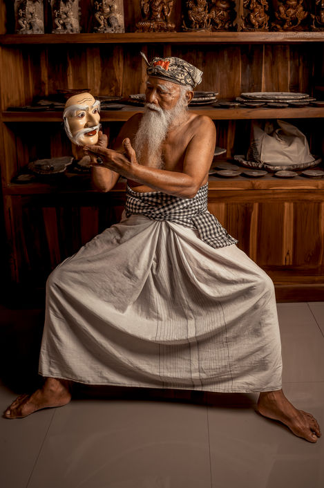 mask maker, Balinese art, woodcarver, Ubud wood carver