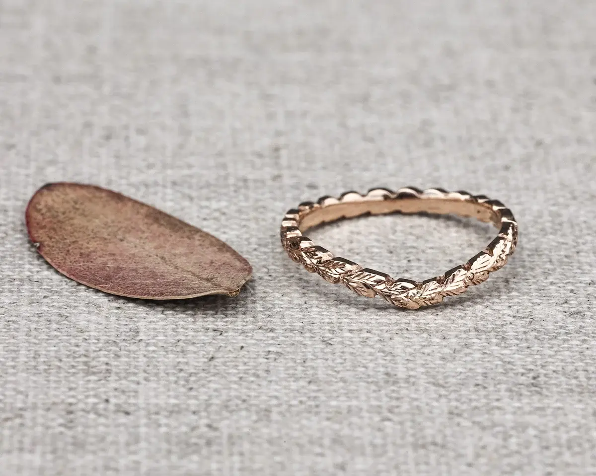 *18ct Rose Gold 2mm Laurel Leaf Carved Wishbone Ring