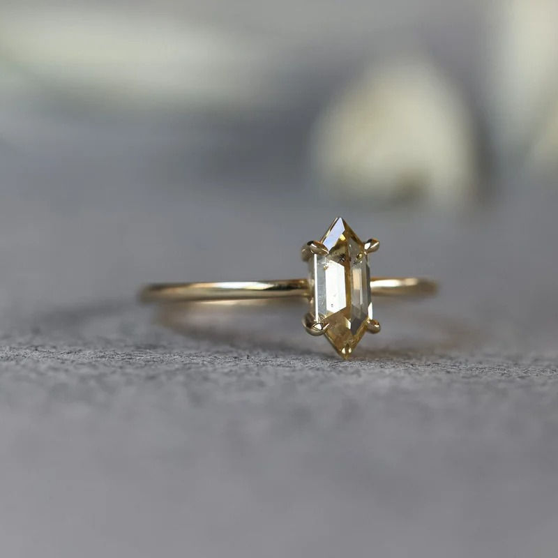 Thumbnail: 18ct Gold, Long Hexagonal, Pale Citrine Diamond Ring (IOW200)