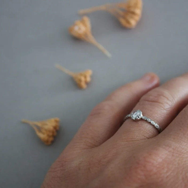 Thumbnail: Platinum 4.1mm Rose-Cut Diamond Laurel Leaf Ring (IOW149)