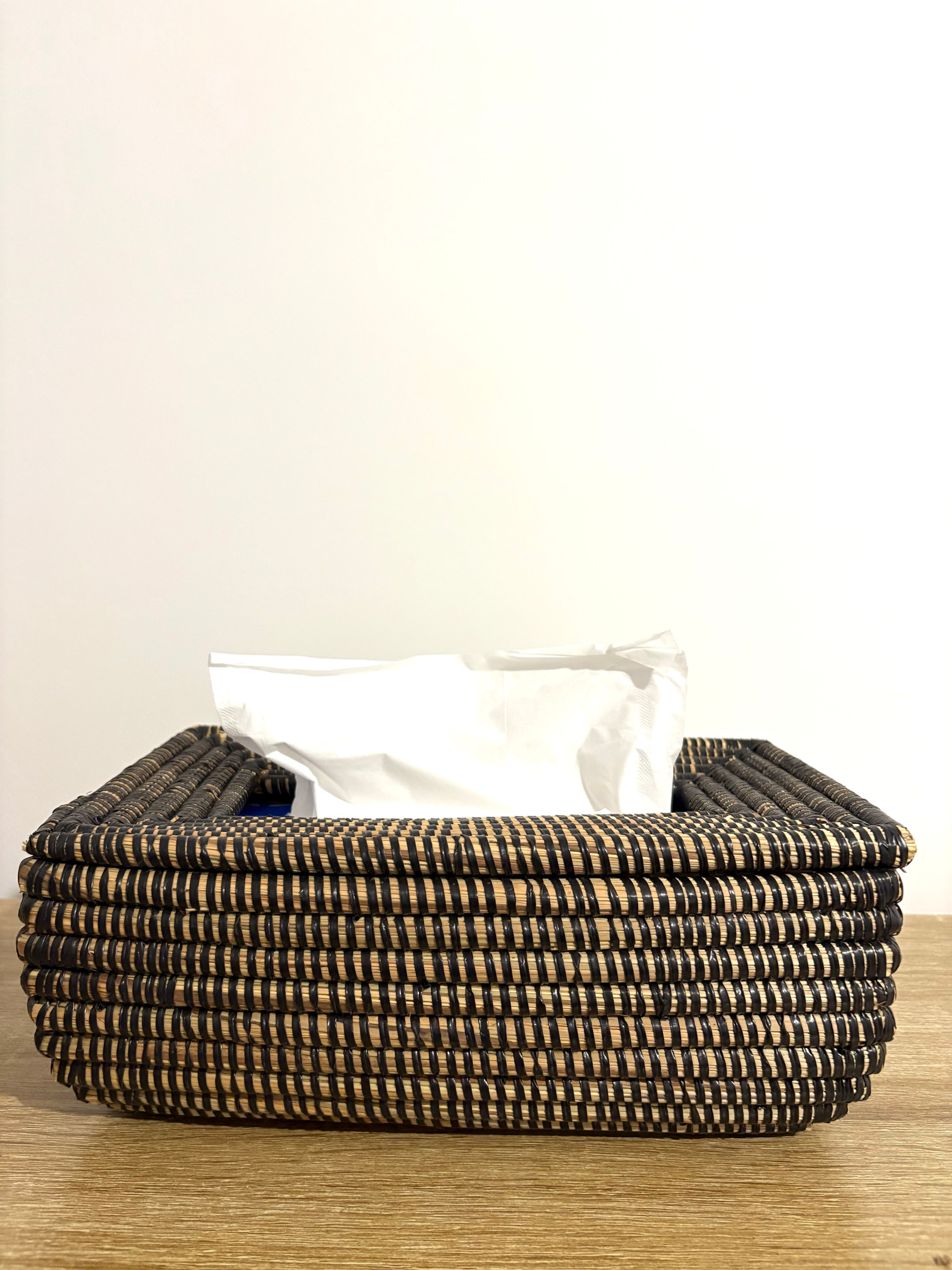 "Coumba" - Zakdoekhouder -Zwart