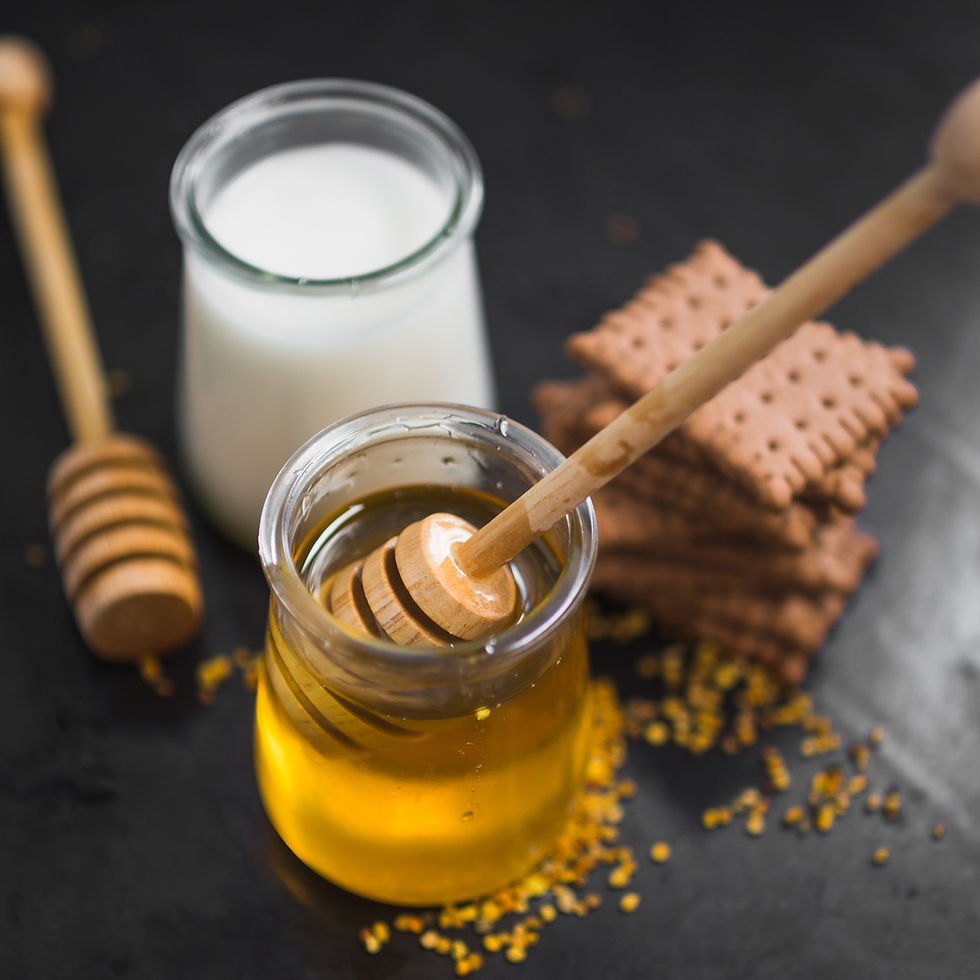 Thahab's raw honey and milk presentation