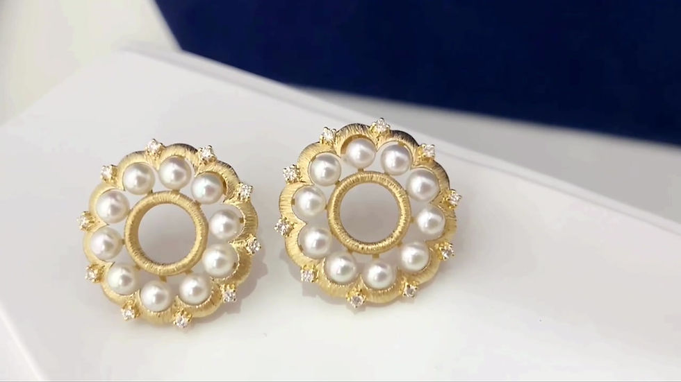 الصورة المصغرة: Crown Radiance — Golden Bloom Baby Akoya Pearl & Diamond Circle Earrings