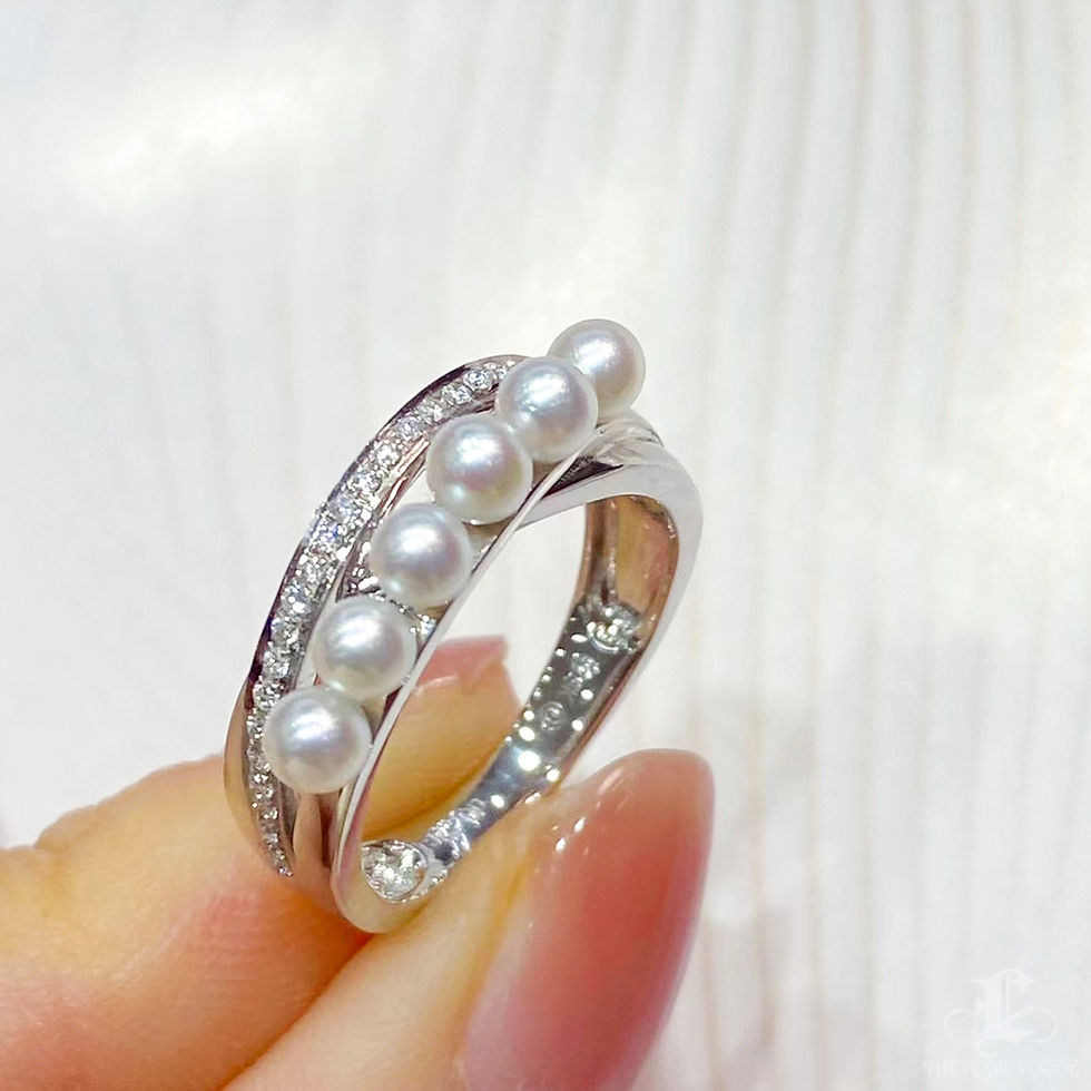 Miniaturbild: Sculpted Geometry — Aurora Weave Baby Akoya Pearl & Diamond Ring