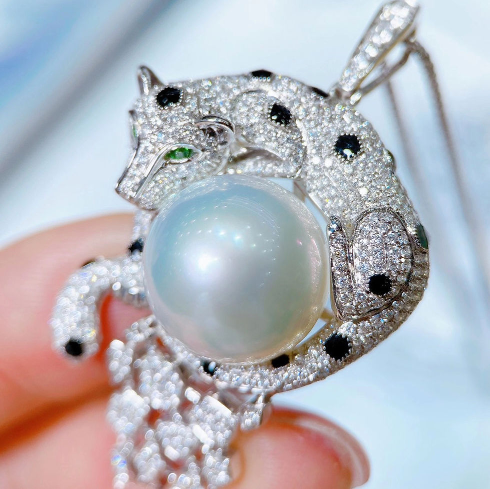 Miniatyrbild: Crown Radiance — Panther South Sea Pearl Diamond Pendant