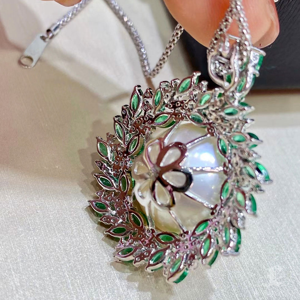 Miniature : Crown Radiance — Aurora Wreath 16-17mm South Sea Pearl Emerald Diamond Pendant