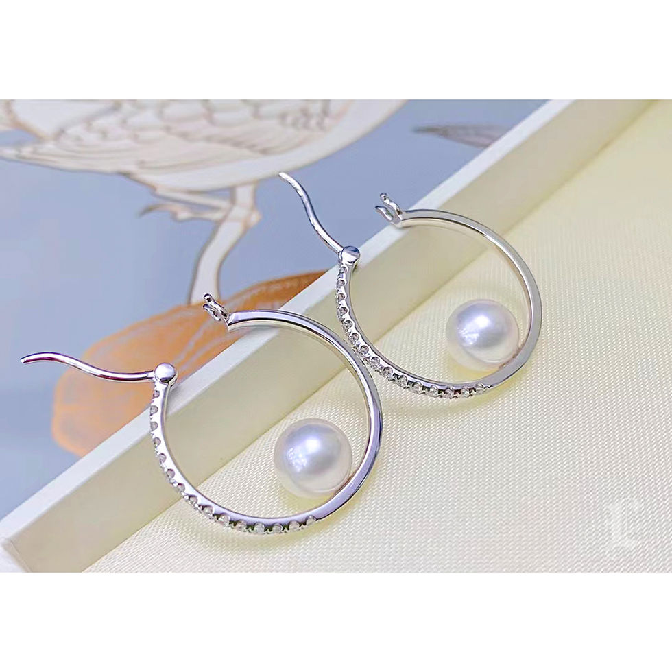 섬네일: Sculpted Geometry — Diamond Arc Aurora Akoya Pearl Everyday Hoop Earrings