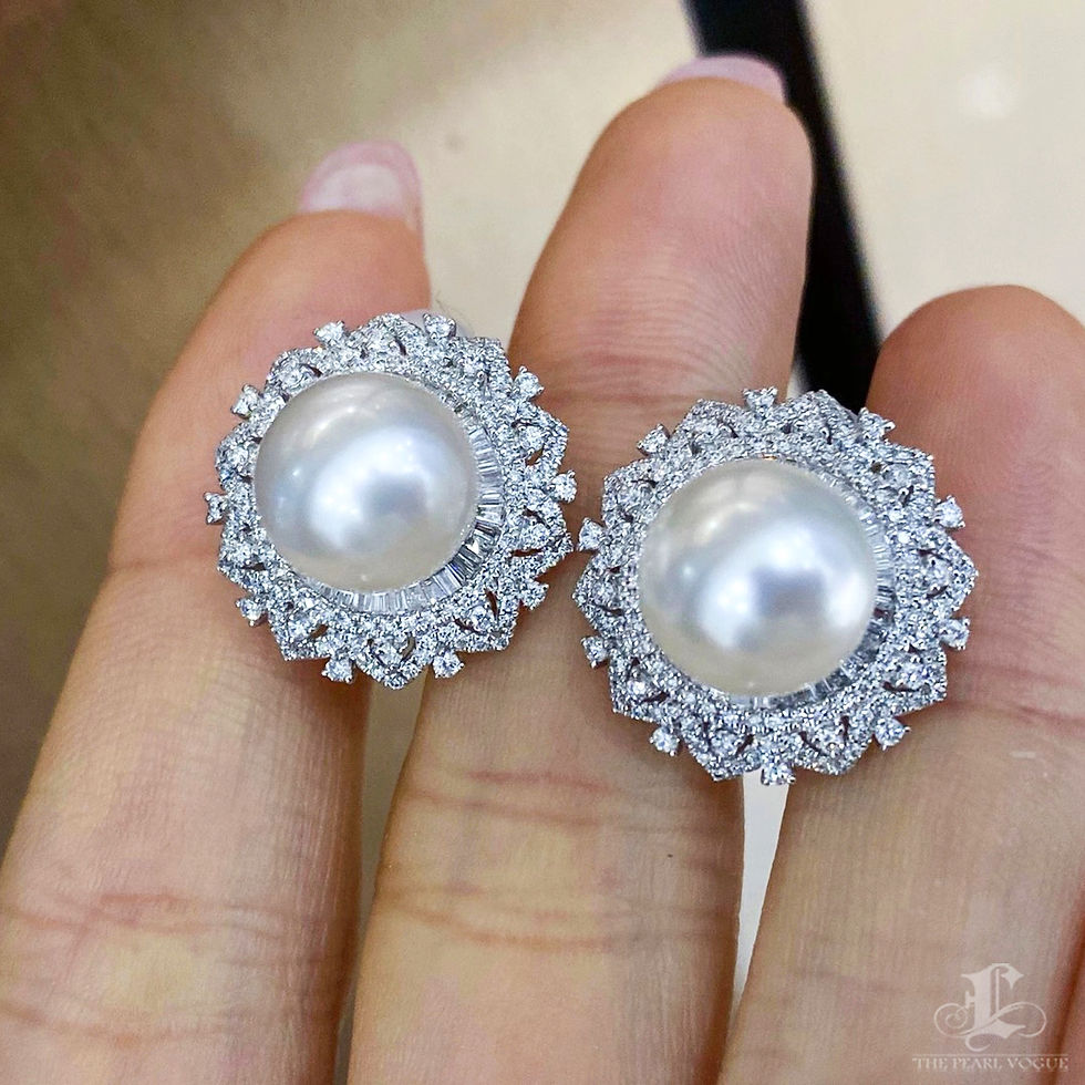 Miniatyrbild: Crown Radiance — South Sea Pearl & Diamond Pavé Earrings